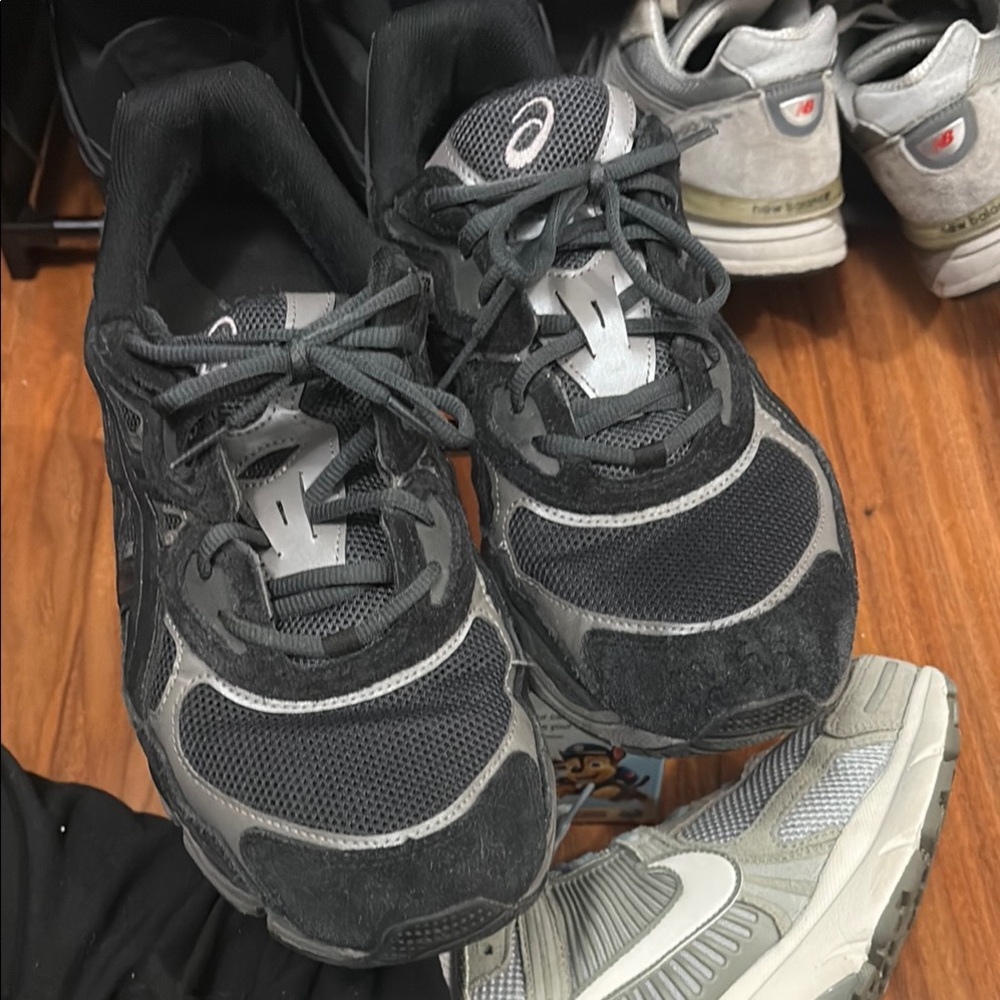 ASICS Men's Black Running Shoes
